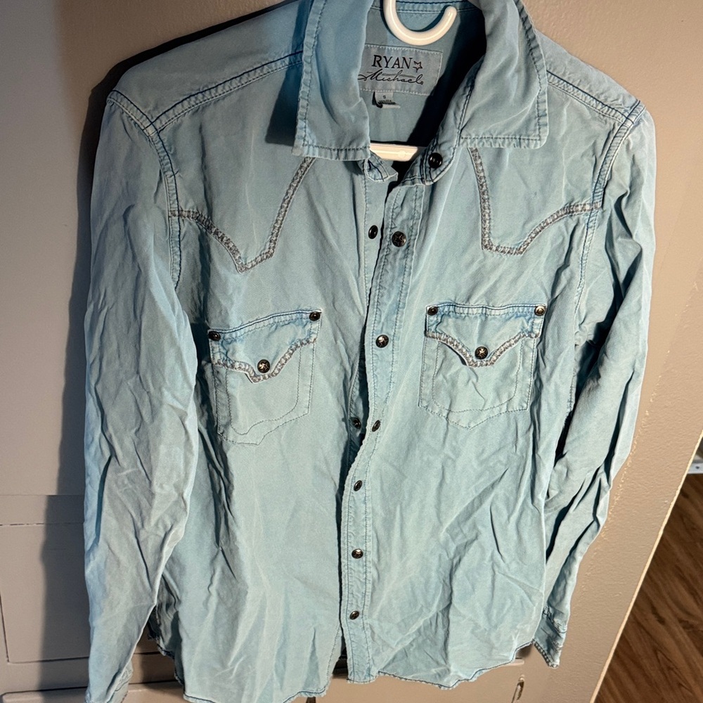 Ryan MENS Small Light Blue Button Down Shirt